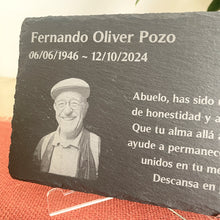 Cargar imagen en el visor de la galería, Pizarra conmemorativa para fallecidos con FOTO grabada