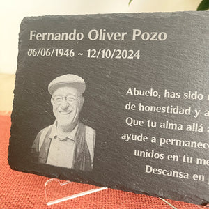 Pizarra conmemorativa para fallecidos con FOTO grabada